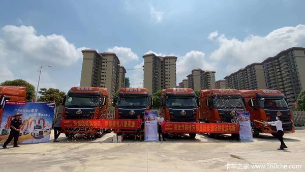 恭喜郭先生 喜提乘龙H7牵引车 提车大吉