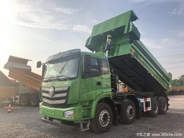 中山宇福欧曼前四后八新ETX 8×4 短轴距城建环保渣土车。