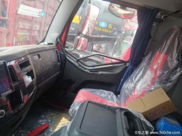 阜阳市解放J6L6.8米高栏车限时优惠大酬宾