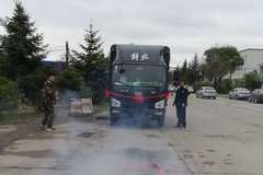 主动上门交车 仪式感隆重 客户欣喜并感动