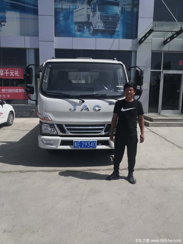 恭喜李老板 喜提骏铃V5载货车—邢台市新东胜