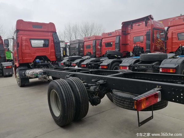 阜阳市解放J6L6.8米220马力载货车优惠促销中