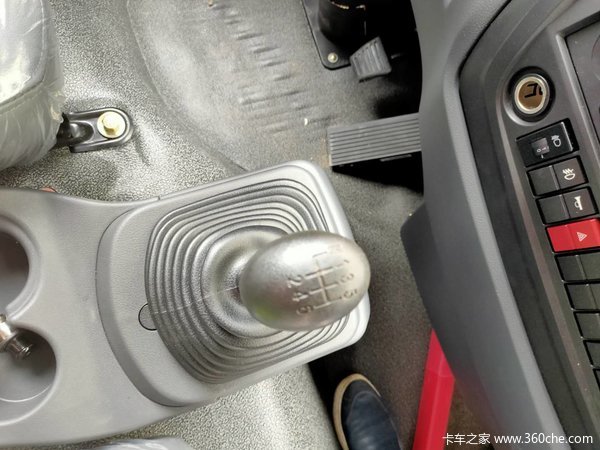 重汽豪曼、D30/156马力8档箱上市了