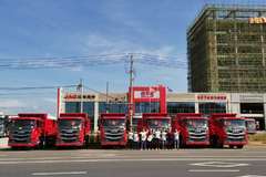 6台格尔发A5自卸车成功交付客户，祝开江淮发大财！