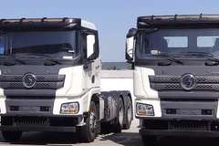 3台德龙X3000牵引车成功交付客户