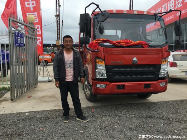 恭喜马文礼先生在平凉瑞驰汽贸 喜提悍将载货车