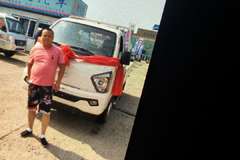吉林省启通汽贸中机物流园区新车x27室时风轻卡销售处。
