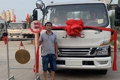 1台骏铃V6康明斯排半载货车成功交付给王先生