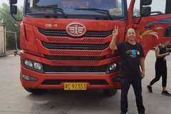 恭喜恭喜张总喜提悍v载货车 喜提悍V载货车