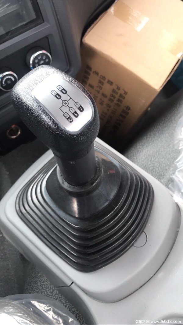 这款轻卡抢疯啦!!高端动力+8档+黄牌