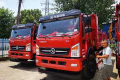 恭喜王老板俩兄弟 喜提湖北大运运途发财车