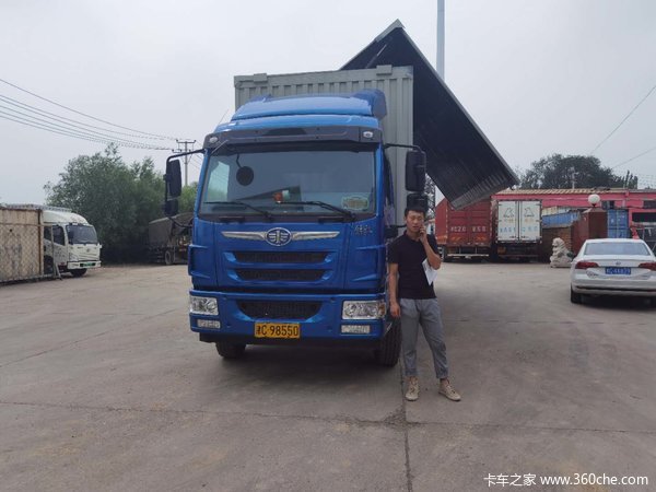 恭喜恭喜刘老板喜提解放龙v翼开启车辆 喜提龙V载货车