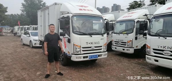 周口正隆6台唐骏T3、小宝马成功交付客户!合标蓝牌、上户无忧!