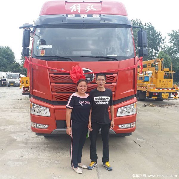 20款J6P前4后8仓栅车,轻的超越老司机的预期目标。