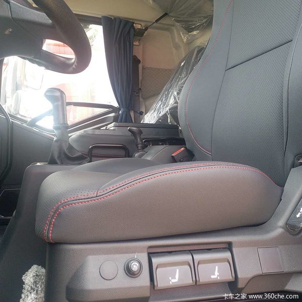 新J6L,四点螺旋全钢驾驶室,高舒适高安全,新工艺超静音