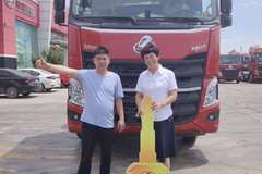 恭喜恭喜朱先生喜提爱车一台 喜提乘龙H5牵引车