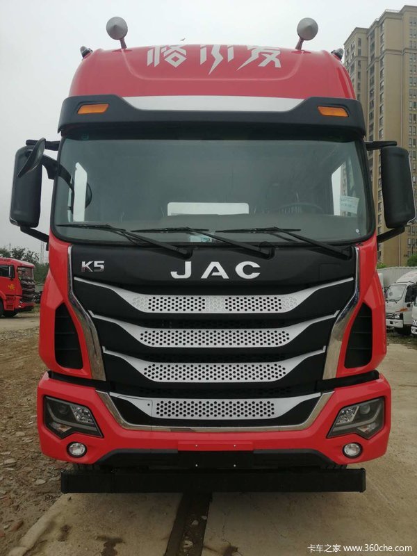 江淮格尔发新车到店潍柴270马力k5x驾驶室78米