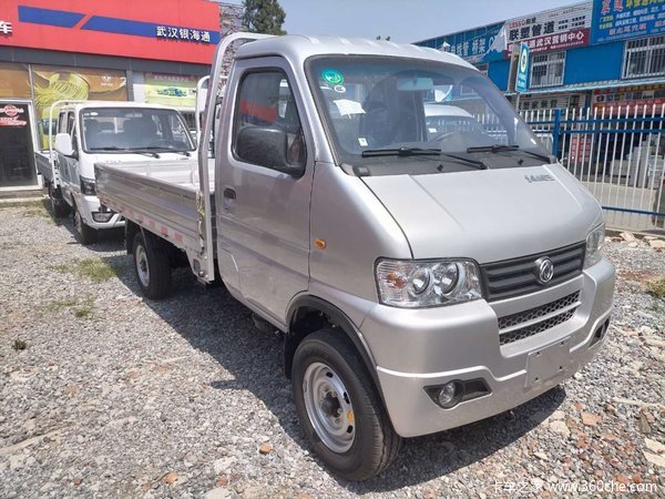 东风小霸王国六单排带空调中控锁仅售40000元