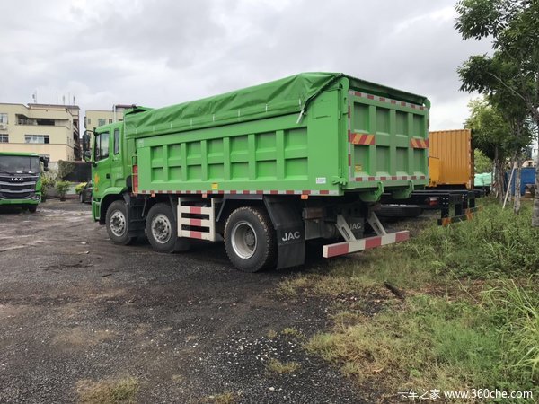 新车到店,欢迎各位老板前来试驾咨询老吴