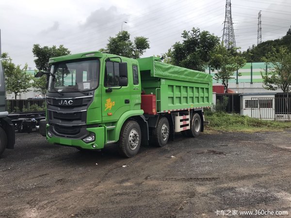 新车到店,欢迎各位老板前来试驾咨询老吴