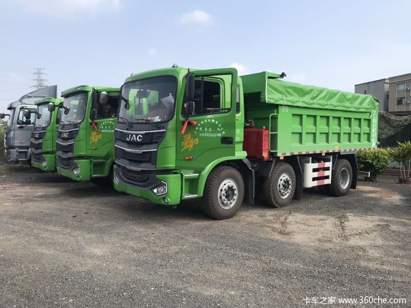 新车到店,欢迎各位老板前来试驾咨询老吴