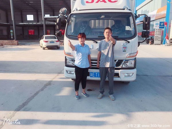 2台骏铃V6载货车成功交付客户—邢台新东胜