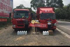 2台解放卡车载货车成功交付客户，感谢老板的信任