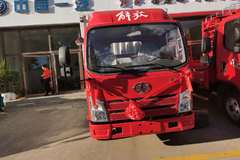 优惠促销虎VR厢式运输车，意向客户进店咨询