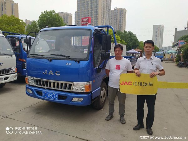交车活动日来了，恭喜王老板喜提爱车祝用车顺利