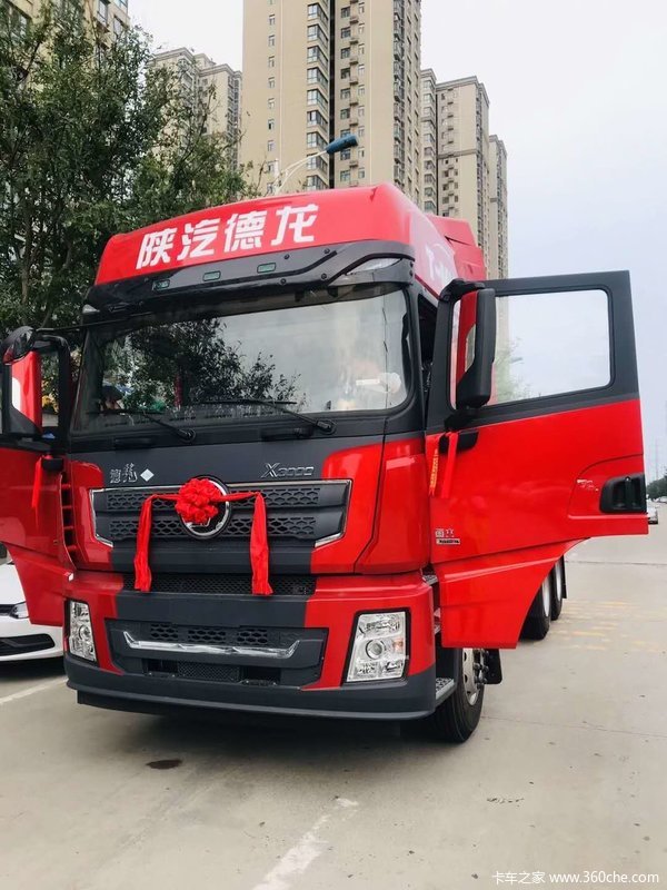 德龙x3000 460马力燃汽车高端豪华,长途驾乘舒适度更高