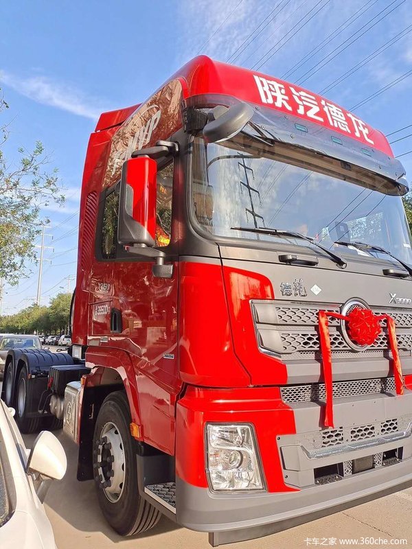 德龙x3000 460马力燃汽车高端豪华,长途驾乘舒适度更高