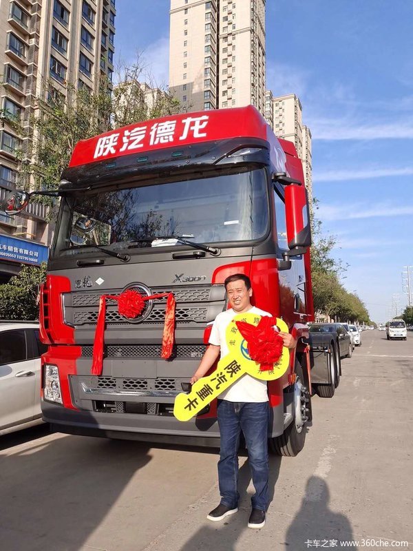 德龙x3000 460马力燃汽车高端豪华,长途驾乘舒适度更高