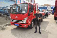 恭喜谢老板 喜提超越C系载货车C300一台