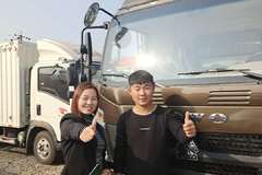 1台统帅载货车成功交付客户 侯先生发大财