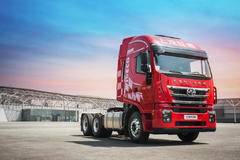 上汽依维柯红岩牵引车优惠力度大，现车充足