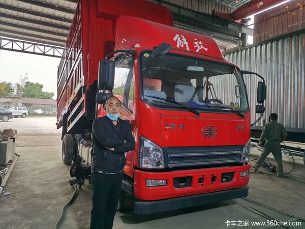 感谢李老板选择一汽解放排半仓栏，祝李老板开解放发大财