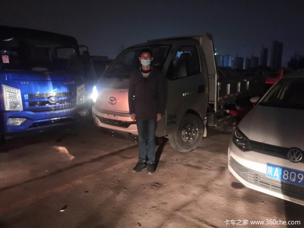 恭喜向师傅 喜提风云自卸车，风云柴油小卡是你发家致富的好帮手