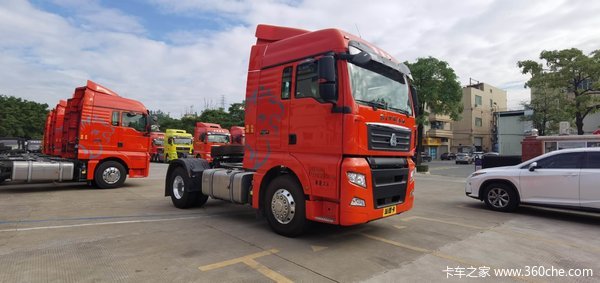 直降1万汕德卡540马力6x4牵引车火爆促销中