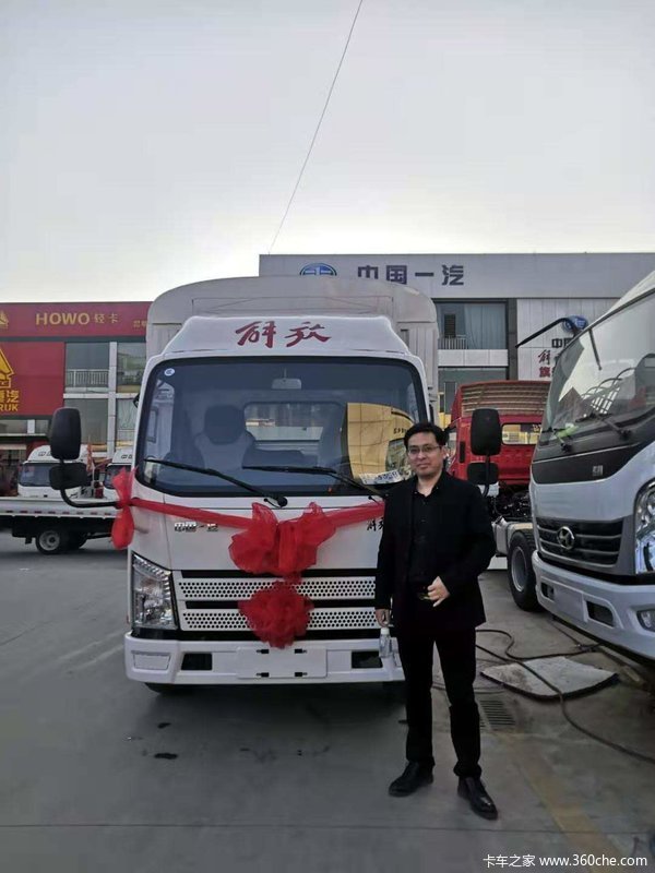 恭喜潘总喜提一辆“一汽解放轻卡虎VR”