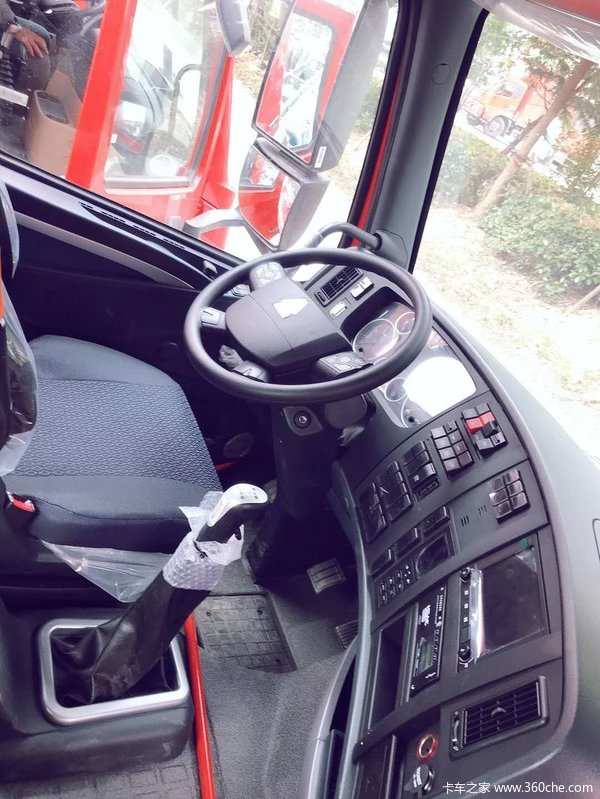 优惠2万 上海HOWO T7H牵引车火热促销中