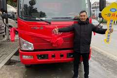 3台解放轻卡J6F载货车成功交付客户