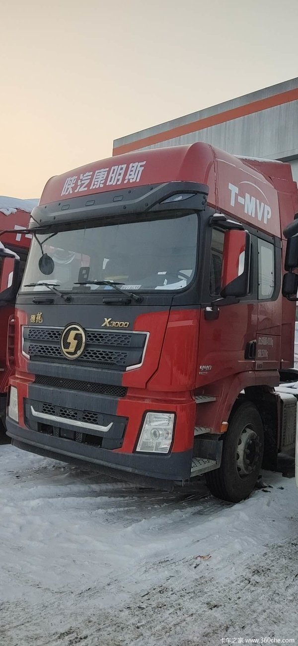 德龙x3000440马力钜惠版牵引车澎湃动力节油先锋