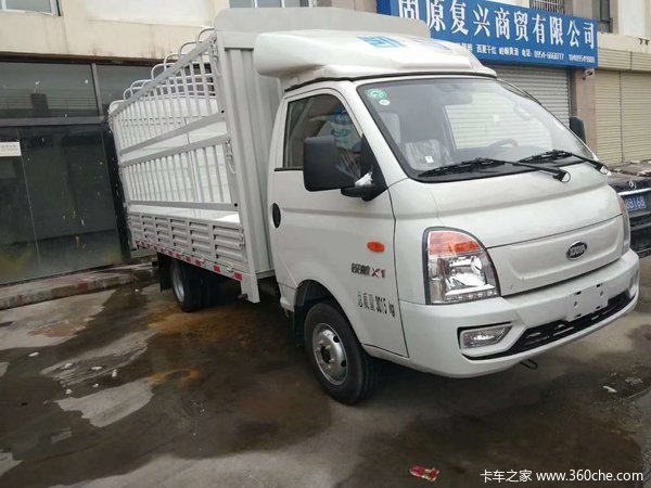 锐航X1车型，有柴油版和汽油版，排量可分1.5和2.0