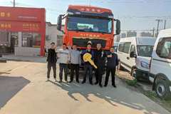 汕德卡大件运输牵引车助力武船重工集团