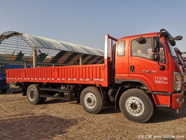 飞碟奥驰v6三轴系列全新国六车型店内现车充足欢迎新老客户光临