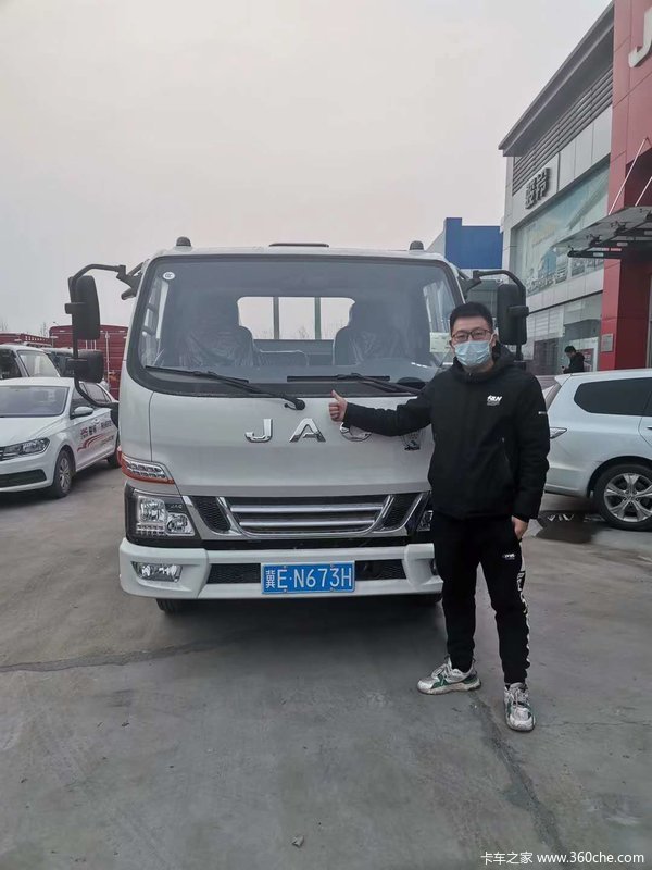 恭喜王老板 喜提骏铃V5载货车—新东胜