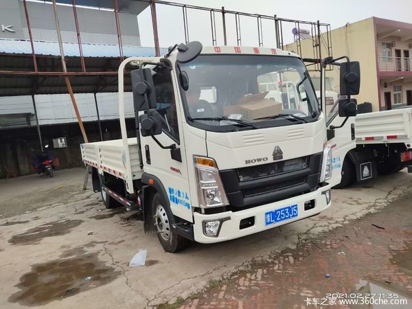 3台中国重汽HOWO悍将成功交付客户