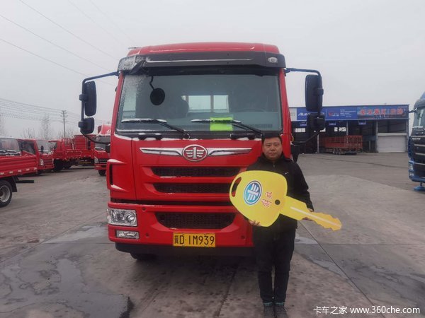 解放卡车 1台麟VH载货车成功交付客户