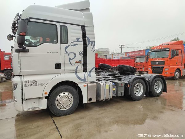 重汽汕德卡480马力牵引车现车大放价