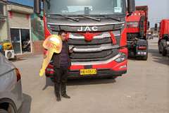 恭喜商丘王老板喜提第二辆格尔发玉柴480马力牵引车